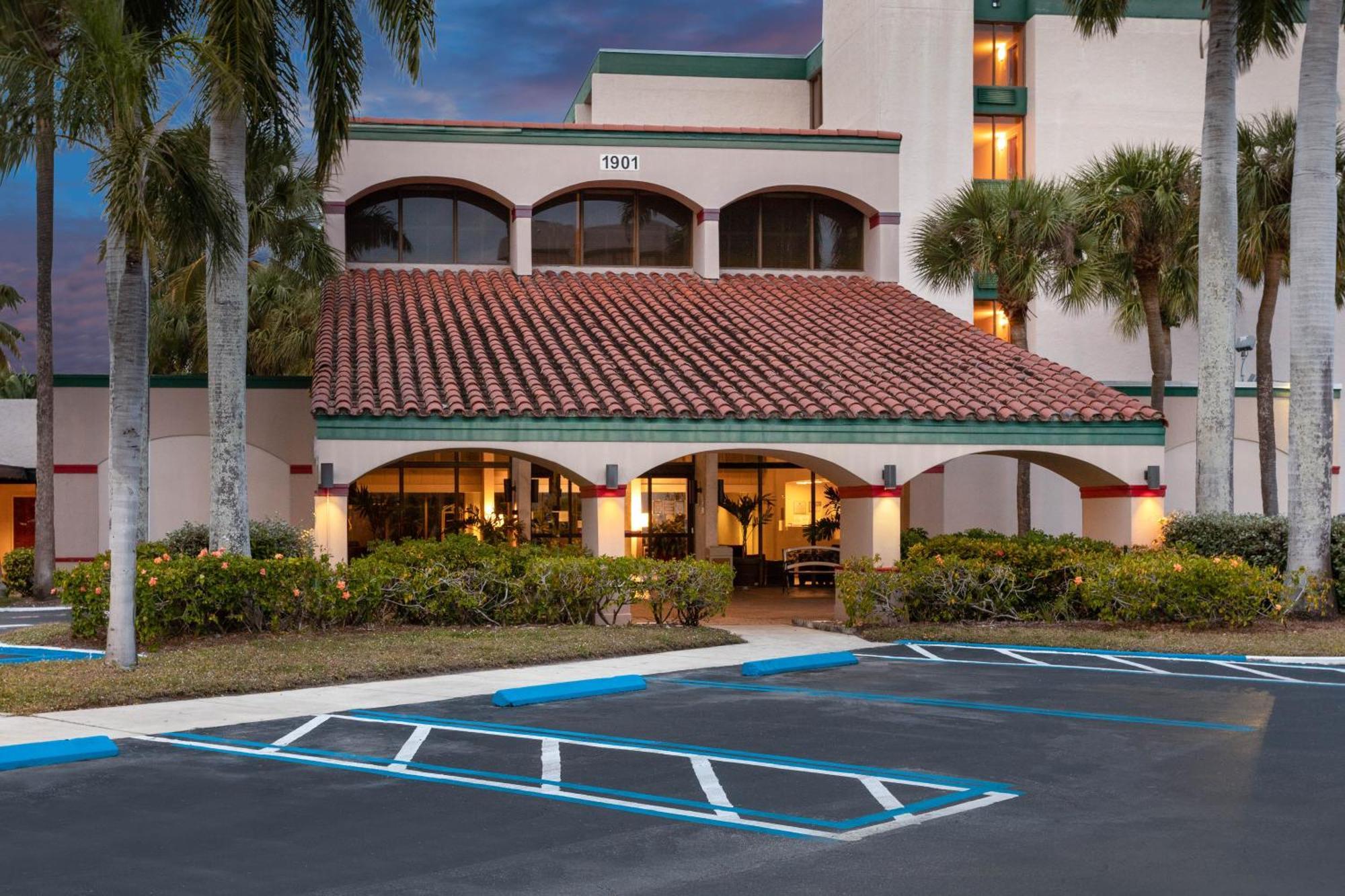 88 Palms Hotel & Event Center ウェストパームビーチ エクステリア 写真